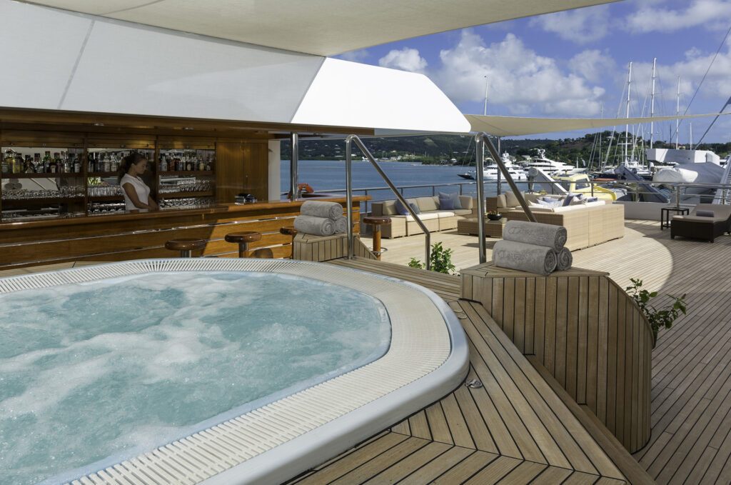 Jacuzzi on superyacht Lauren L